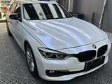 Glossy White Blue Wrap